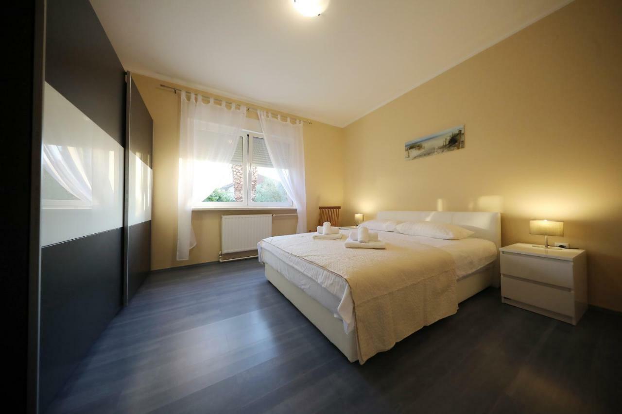 Apartments Zelic Задар Екстер'єр фото